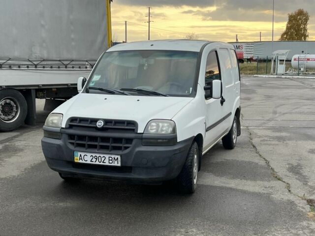 Белый Фиат Добло, объемом двигателя 1.6 л и пробегом 314 тыс. км за 1900 $, фото 1 на Automoto.ua