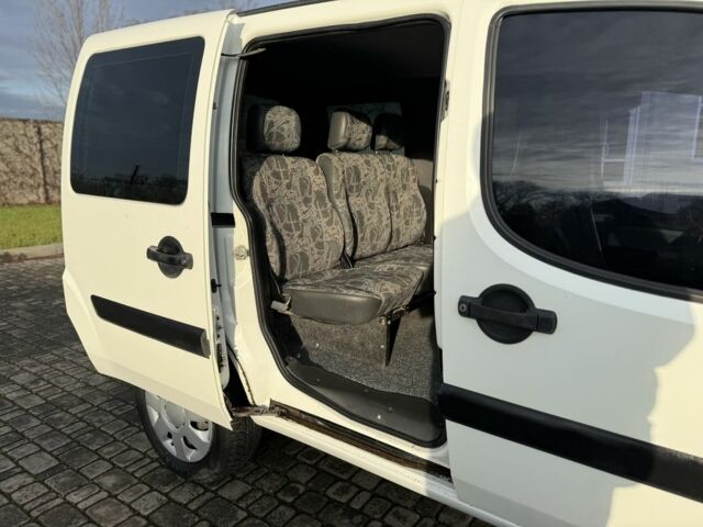 Белый Фиат Добло, объемом двигателя 1.3 л и пробегом 291 тыс. км за 3999 $, фото 22 на Automoto.ua