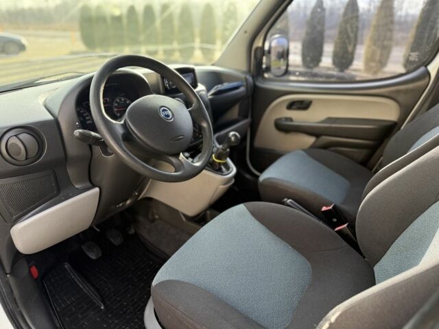 Белый Фиат Добло, объемом двигателя 1.3 л и пробегом 291 тыс. км за 3999 $, фото 18 на Automoto.ua