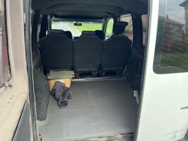 Белый Фиат Добло, объемом двигателя 1.9 л и пробегом 399 тыс. км за 4200 $, фото 8 на Automoto.ua