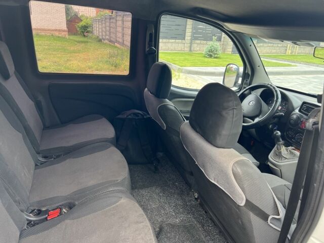 Белый Фиат Добло, объемом двигателя 1.9 л и пробегом 399 тыс. км за 4200 $, фото 7 на Automoto.ua