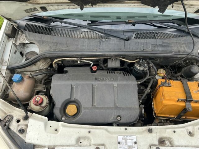 Белый Фиат Добло, объемом двигателя 1.9 л и пробегом 399 тыс. км за 4200 $, фото 11 на Automoto.ua