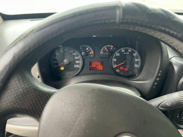 Белый Фиат Добло, объемом двигателя 1.9 л и пробегом 399 тыс. км за 4200 $, фото 9 на Automoto.ua