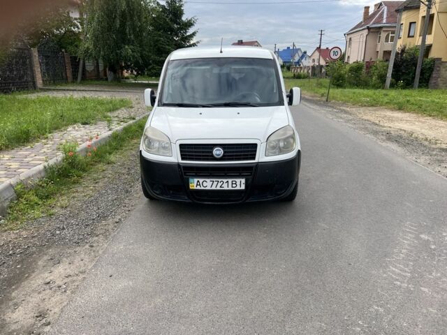 Белый Фиат Добло, объемом двигателя 1.9 л и пробегом 399 тыс. км за 4200 $, фото 2 на Automoto.ua