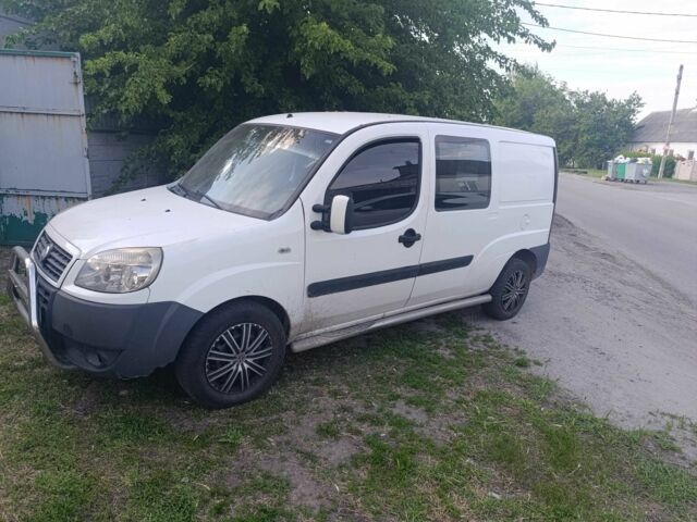 Белый Фиат Добло, объемом двигателя 1.9 л и пробегом 2 тыс. км за 4999 $, фото 4 на Automoto.ua