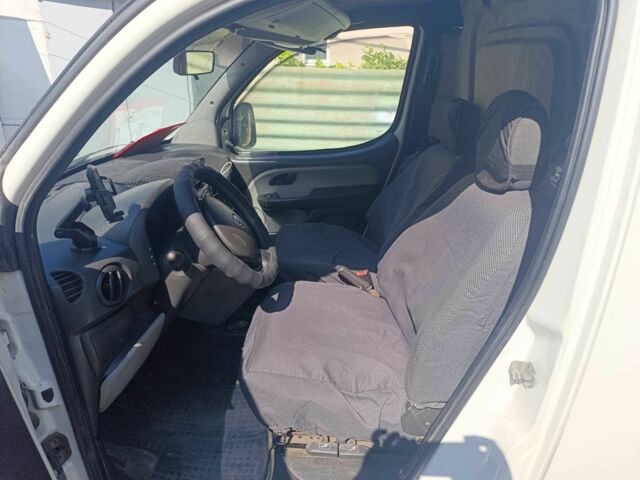 Белый Фиат Добло, объемом двигателя 1.9 л и пробегом 2 тыс. км за 4999 $, фото 9 на Automoto.ua