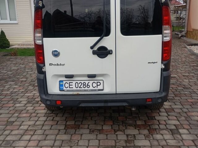 Белый Фиат Добло, объемом двигателя 1.3 л и пробегом 90 тыс. км за 4000 $, фото 3 на Automoto.ua