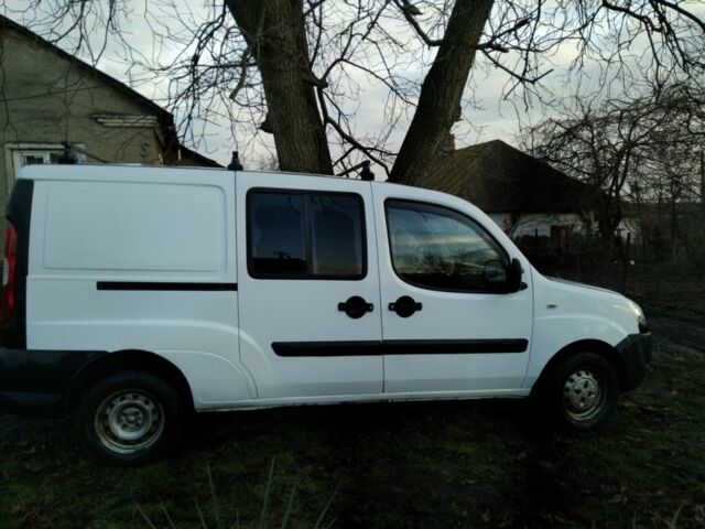 Білий Фіат Добло, об'ємом двигуна 1.2 л та пробігом 155 тис. км за 3300 $, фото 2 на Automoto.ua