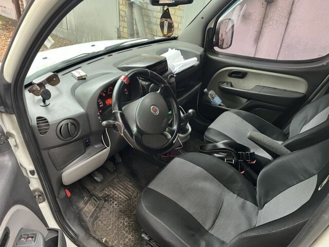 Білий Фіат Добло, об'ємом двигуна 1.2 л та пробігом 298 тис. км за 4200 $, фото 8 на Automoto.ua