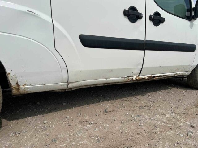 Белый Фиат Добло, объемом двигателя 1.9 л и пробегом 399 тыс. км за 2300 $, фото 6 на Automoto.ua