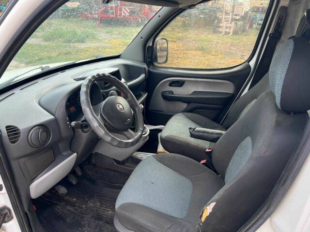 Белый Фиат Добло, объемом двигателя 1.9 л и пробегом 399 тыс. км за 2300 $, фото 7 на Automoto.ua