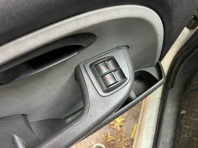 Білий Фіат Добло, об'ємом двигуна 1.2 л та пробігом 298 тис. км за 4200 $, фото 13 на Automoto.ua