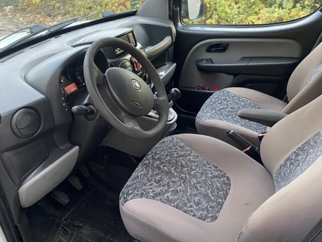 Фіат Добло 2008 у Петропавлівська Борщагівка на Automoto.ua Білий Фіат Добло, об'ємом двигуна 1.9 л та пробігом 250 тис. км за 4500 $, фото 6 на Automoto.ua