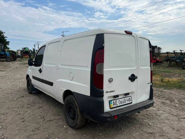 Белый Фиат Добло, объемом двигателя 1.9 л и пробегом 399 тыс. км за 2300 $, фото 2 на Automoto.ua