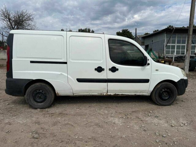 Белый Фиат Добло, объемом двигателя 1.9 л и пробегом 399 тыс. км за 2300 $, фото 5 на Automoto.ua