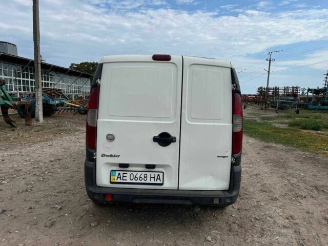 Белый Фиат Добло, объемом двигателя 1.9 л и пробегом 399 тыс. км за 2300 $, фото 3 на Automoto.ua