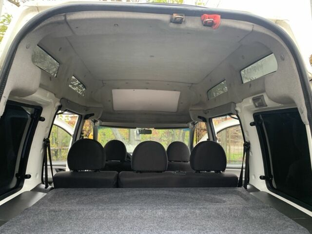 Білий Фіат Добло, об'ємом двигуна 1.3 л та пробігом 221 тис. км за 4999 $, фото 4 на Automoto.ua