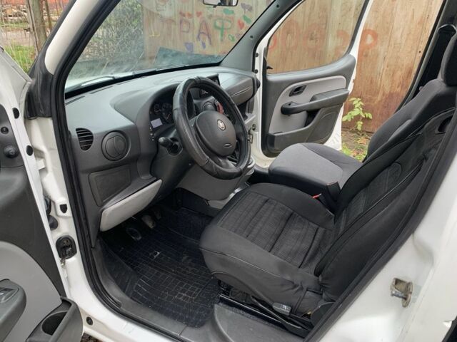 Білий Фіат Добло, об'ємом двигуна 1.3 л та пробігом 221 тис. км за 4999 $, фото 5 на Automoto.ua