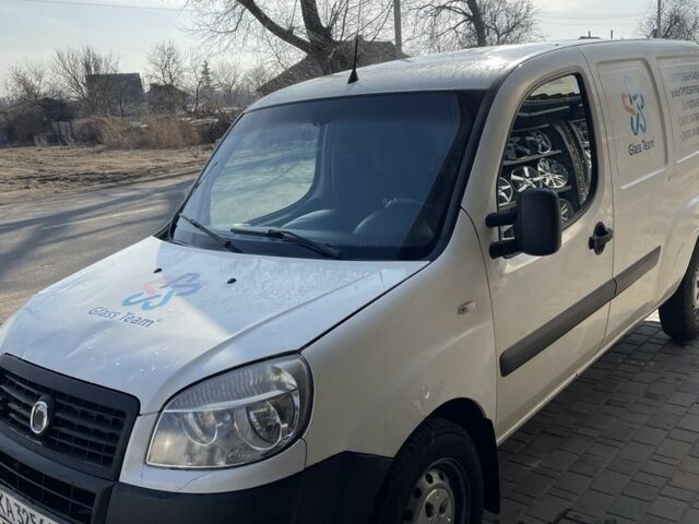 Белый Фиат Добло, объемом двигателя 1.9 л и пробегом 275 тыс. км за 3800 $, фото 2 на Automoto.ua