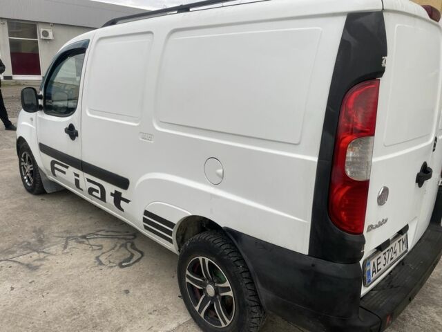 Белый Фиат Добло, объемом двигателя 1.2 л и пробегом 320 тыс. км за 3700 $, фото 6 на Automoto.ua