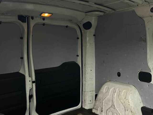 Белый Фиат Добло, объемом двигателя 1.2 л и пробегом 270 тыс. км за 4990 $, фото 18 на Automoto.ua