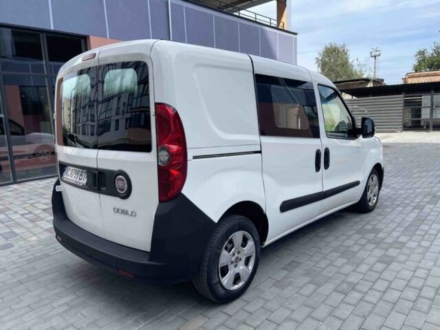 Белый Фиат Добло, объемом двигателя 1.2 л и пробегом 199 тыс. км за 4599 $, фото 3 на Automoto.ua