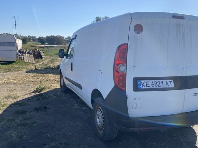 Белый Фиат Добло, объемом двигателя 1.4 л и пробегом 300 тыс. км за 3000 $, фото 3 на Automoto.ua