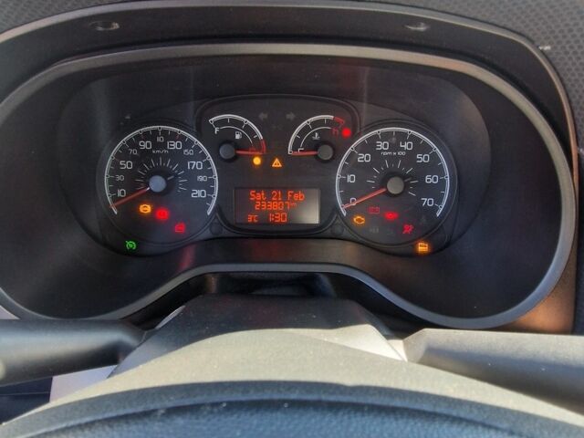 Белый Фиат Добло, объемом двигателя 1.2 л и пробегом 234 тыс. км за 4500 $, фото 8 на Automoto.ua