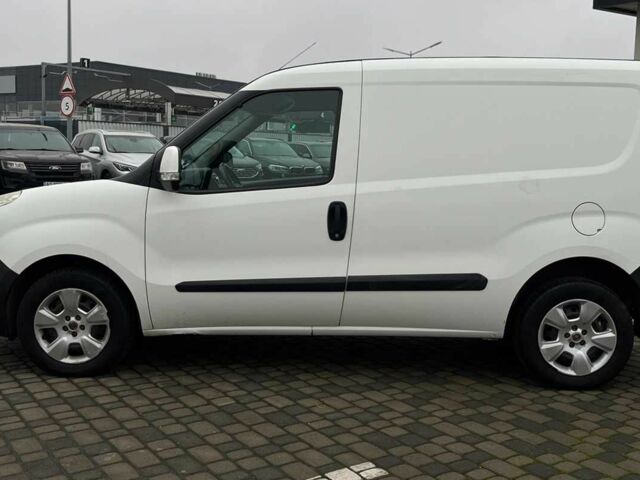 Белый Фиат Добло, объемом двигателя 1.2 л и пробегом 270 тыс. км за 4990 $, фото 3 на Automoto.ua