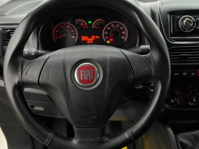 Белый Фиат Добло, объемом двигателя 1.2 л и пробегом 270 тыс. км за 4990 $, фото 13 на Automoto.ua