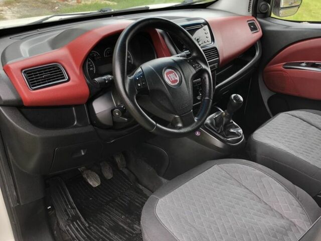 Белый Фиат Добло, объемом двигателя 1.2 л и пробегом 199 тыс. км за 4599 $, фото 10 на Automoto.ua