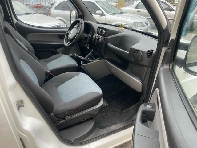 Белый Фиат Добло, объемом двигателя 1.2 л и пробегом 320 тыс. км за 3700 $, фото 10 на Automoto.ua