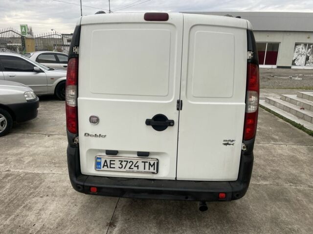 Белый Фиат Добло, объемом двигателя 1.2 л и пробегом 320 тыс. км за 3700 $, фото 5 на Automoto.ua