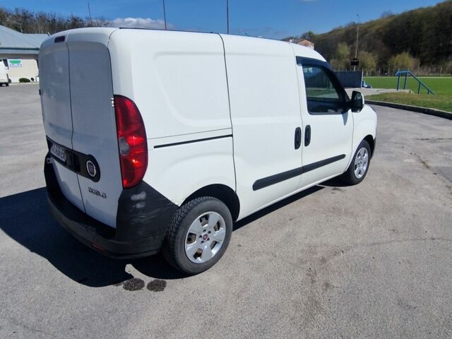 Белый Фиат Добло, объемом двигателя 1.2 л и пробегом 234 тыс. км за 4500 $, фото 2 на Automoto.ua