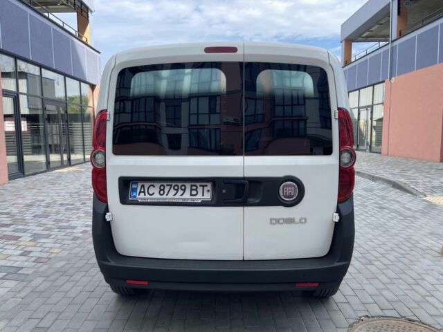Белый Фиат Добло, объемом двигателя 1.2 л и пробегом 199 тыс. км за 4599 $, фото 6 на Automoto.ua