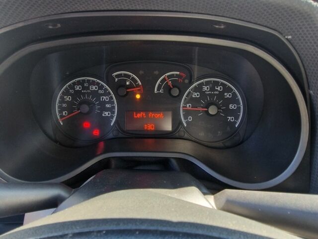 Белый Фиат Добло, объемом двигателя 1.2 л и пробегом 234 тыс. км за 4500 $, фото 9 на Automoto.ua