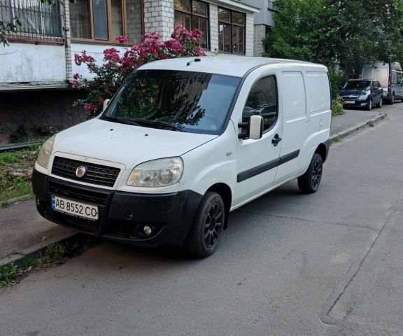 Білий Фіат Добло, об'ємом двигуна 1.9 л та пробігом 240 тис. км за 4000 $, фото 1 на Automoto.ua