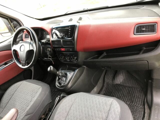 Белый Фиат Добло, объемом двигателя 1.2 л и пробегом 199 тыс. км за 4599 $, фото 9 на Automoto.ua