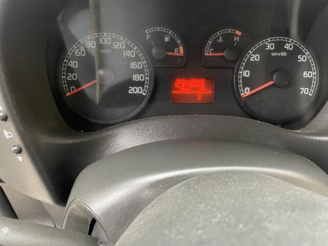 Белый Фиат Добло, объемом двигателя 1.2 л и пробегом 320 тыс. км за 3700 $, фото 12 на Automoto.ua