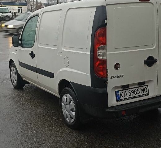 Белый Фиат Добло, объемом двигателя 1.4 л и пробегом 364 тыс. км за 3800 $, фото 5 на Automoto.ua