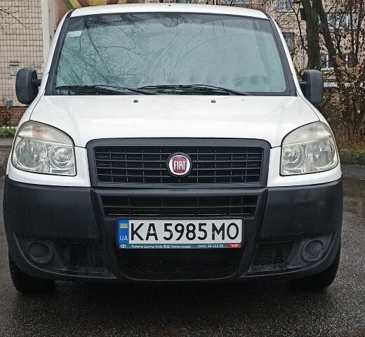 Белый Фиат Добло, объемом двигателя 1.4 л и пробегом 364 тыс. км за 3800 $, фото 1 на Automoto.ua