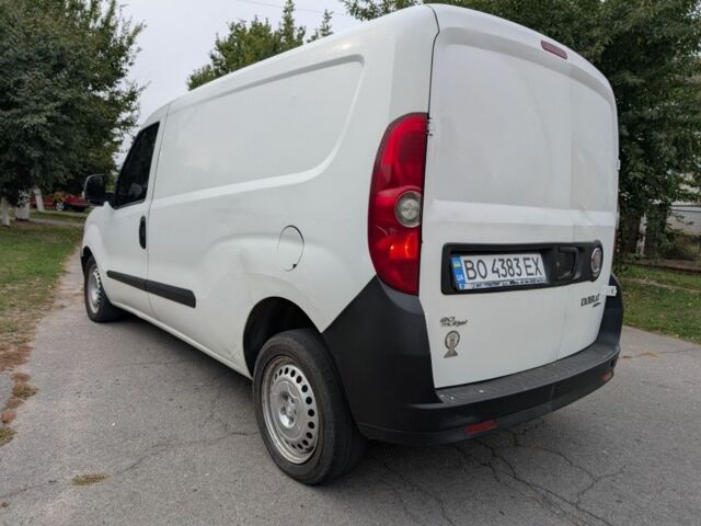 Белый Фиат Добло, объемом двигателя 1.2 л и пробегом 150 тыс. км за 3500 $, фото 4 на Automoto.ua