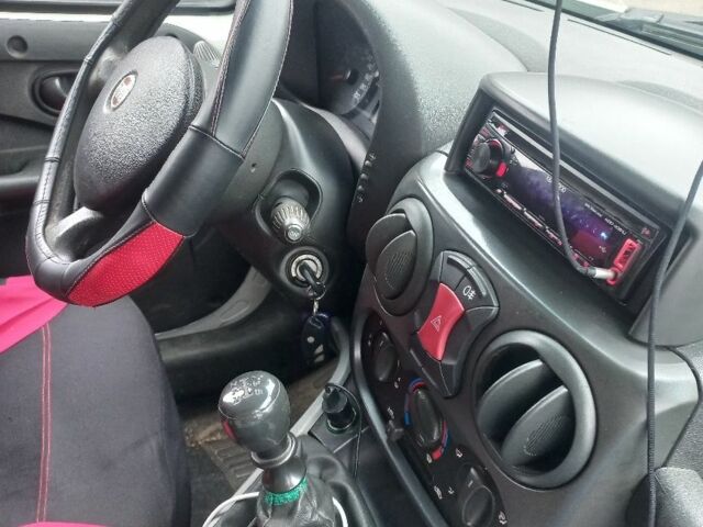 Білий Фіат Добло, об'ємом двигуна 1.4 л та пробігом 237 тис. км за 3000 $, фото 5 на Automoto.ua