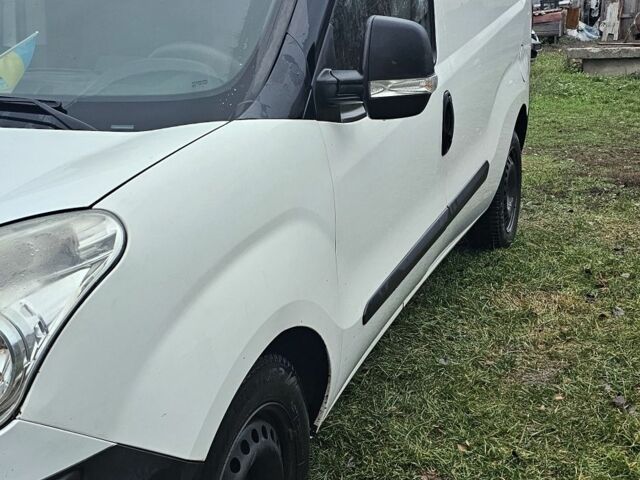 Белый Фиат Добло, объемом двигателя 1.6 л и пробегом 230 тыс. км за 5600 $, фото 2 на Automoto.ua