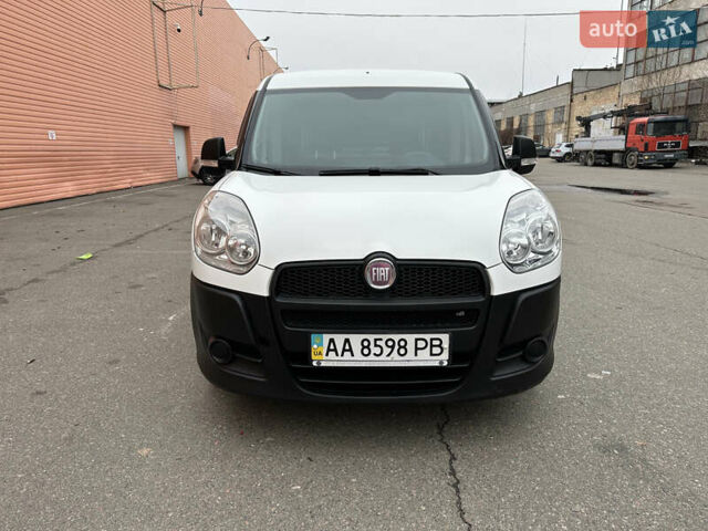 Белый Фиат Добло, объемом двигателя 1.37 л и пробегом 268 тыс. км за 5999 $, фото 1 на Automoto.ua