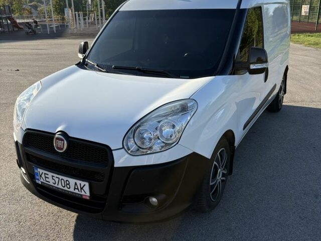 Белый Фиат Добло, объемом двигателя 1.2 л и пробегом 309 тыс. км за 5000 $, фото 5 на Automoto.ua