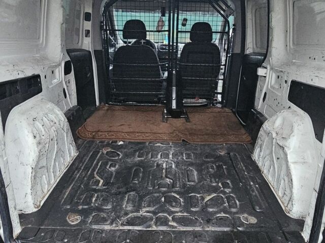 Белый Фиат Добло, объемом двигателя 1.6 л и пробегом 230 тыс. км за 5600 $, фото 6 на Automoto.ua