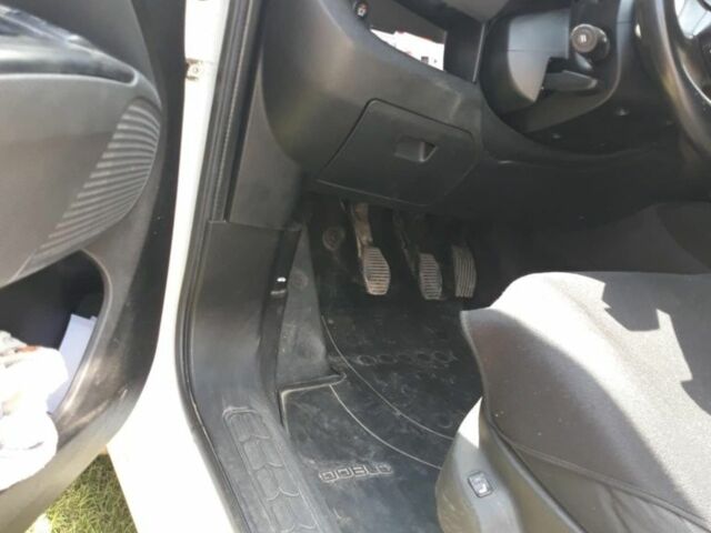 Білий Фіат Добло, об'ємом двигуна 1.3 л та пробігом 160 тис. км за 6300 $, фото 2 на Automoto.ua