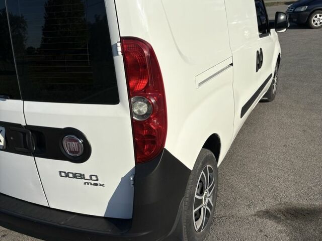 Белый Фиат Добло, объемом двигателя 1.2 л и пробегом 309 тыс. км за 5000 $, фото 8 на Automoto.ua