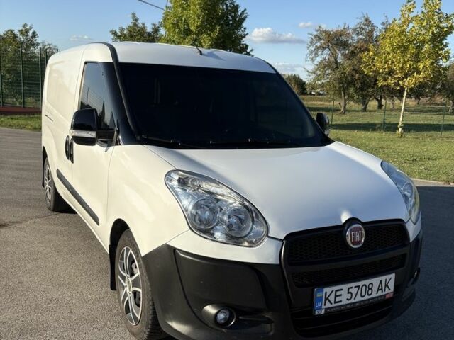 Белый Фиат Добло, объемом двигателя 1.2 л и пробегом 309 тыс. км за 5000 $, фото 1 на Automoto.ua